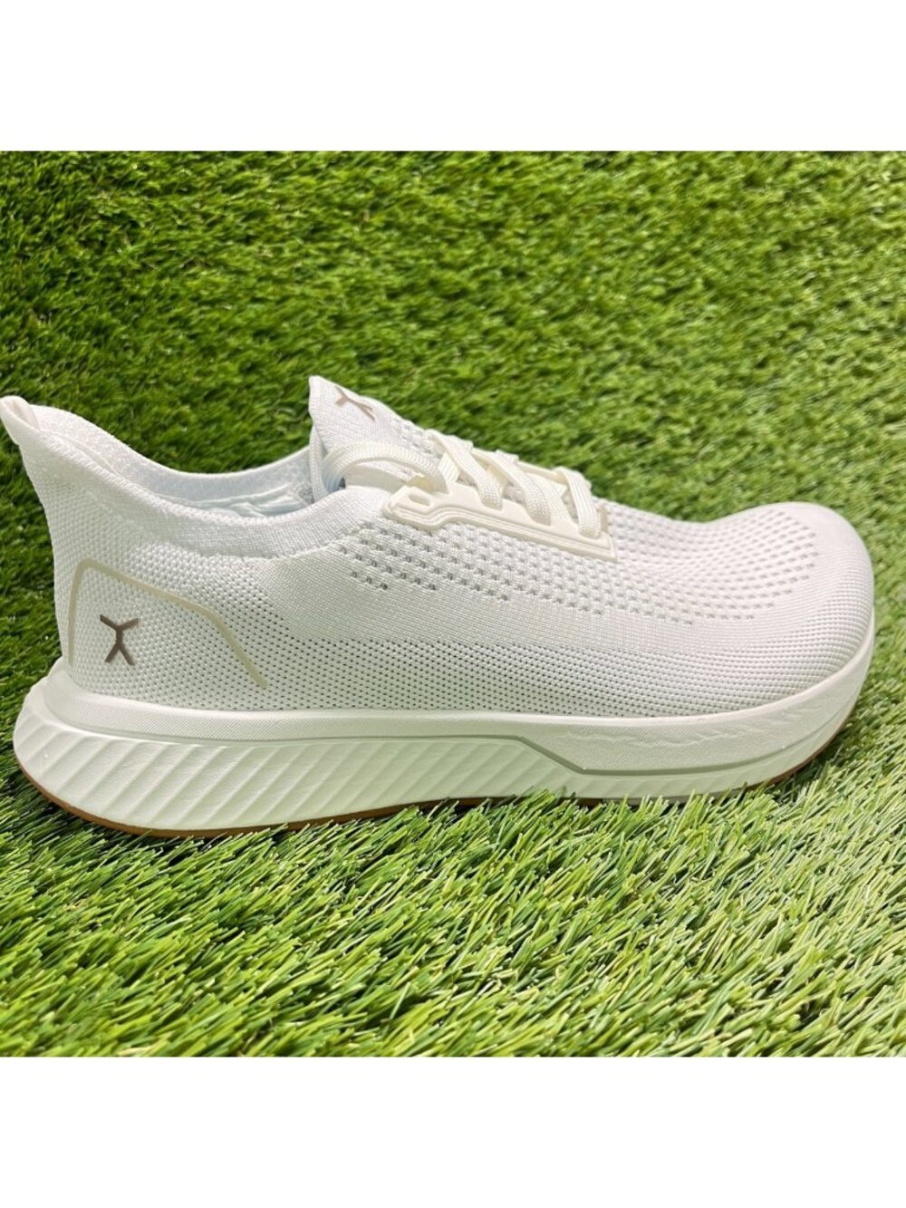 Flux Footwear Adapt Runner White Womens Size 9 Mens 7.5 Athletic Shoes Sneakers